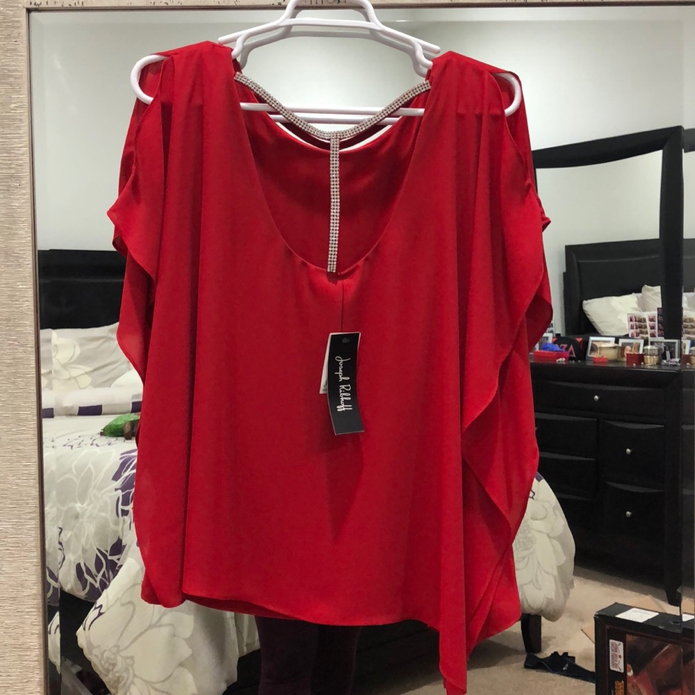 Red blouse - Picture 2 of 3
